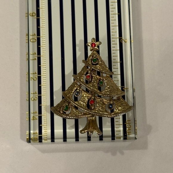 Vintage Christmas tree brooch brass colored gold color - Picture 2 of 5